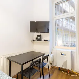 Nepszinhaz 16 Tiny Apartament