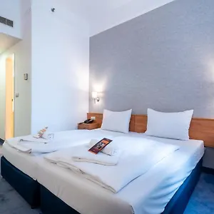 4* Hotell East